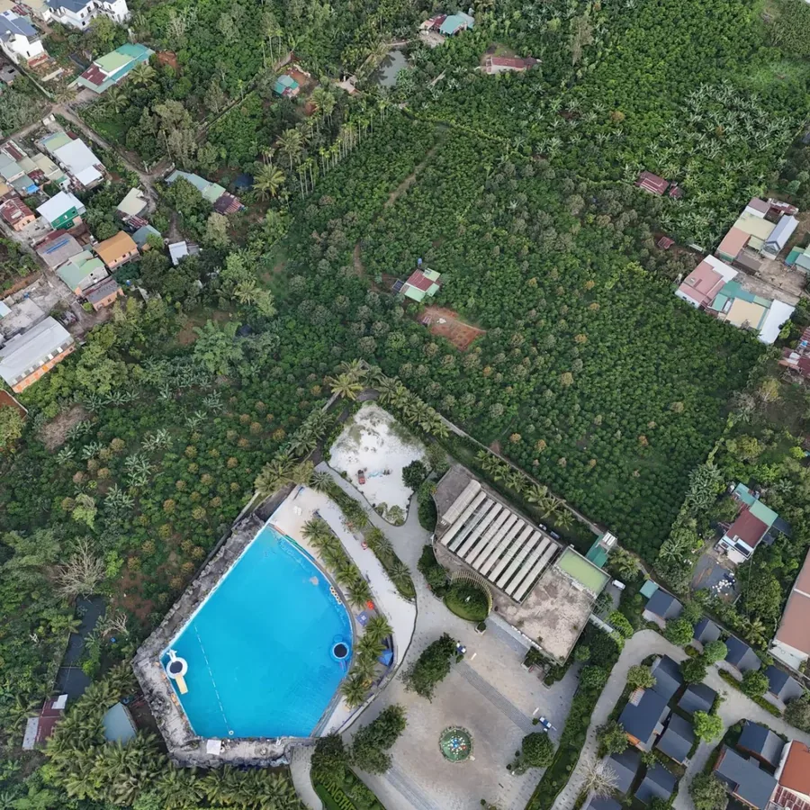 Sân vườn buổi chiều